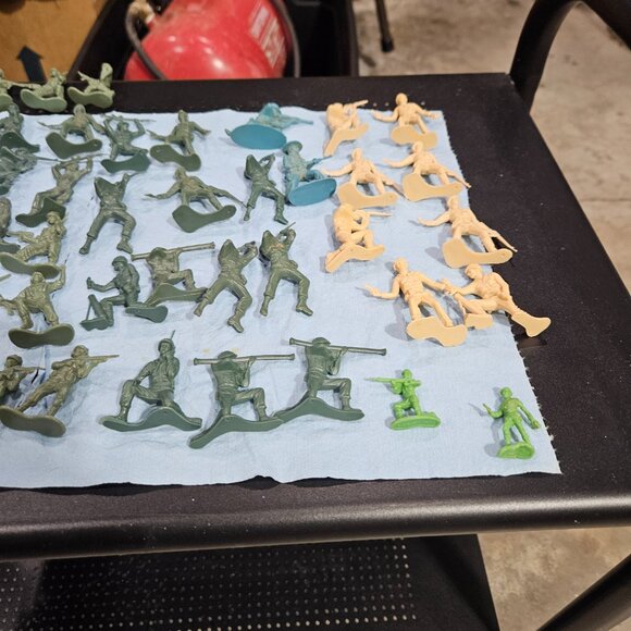 Lot of plastic army men - Picture 9 of 9